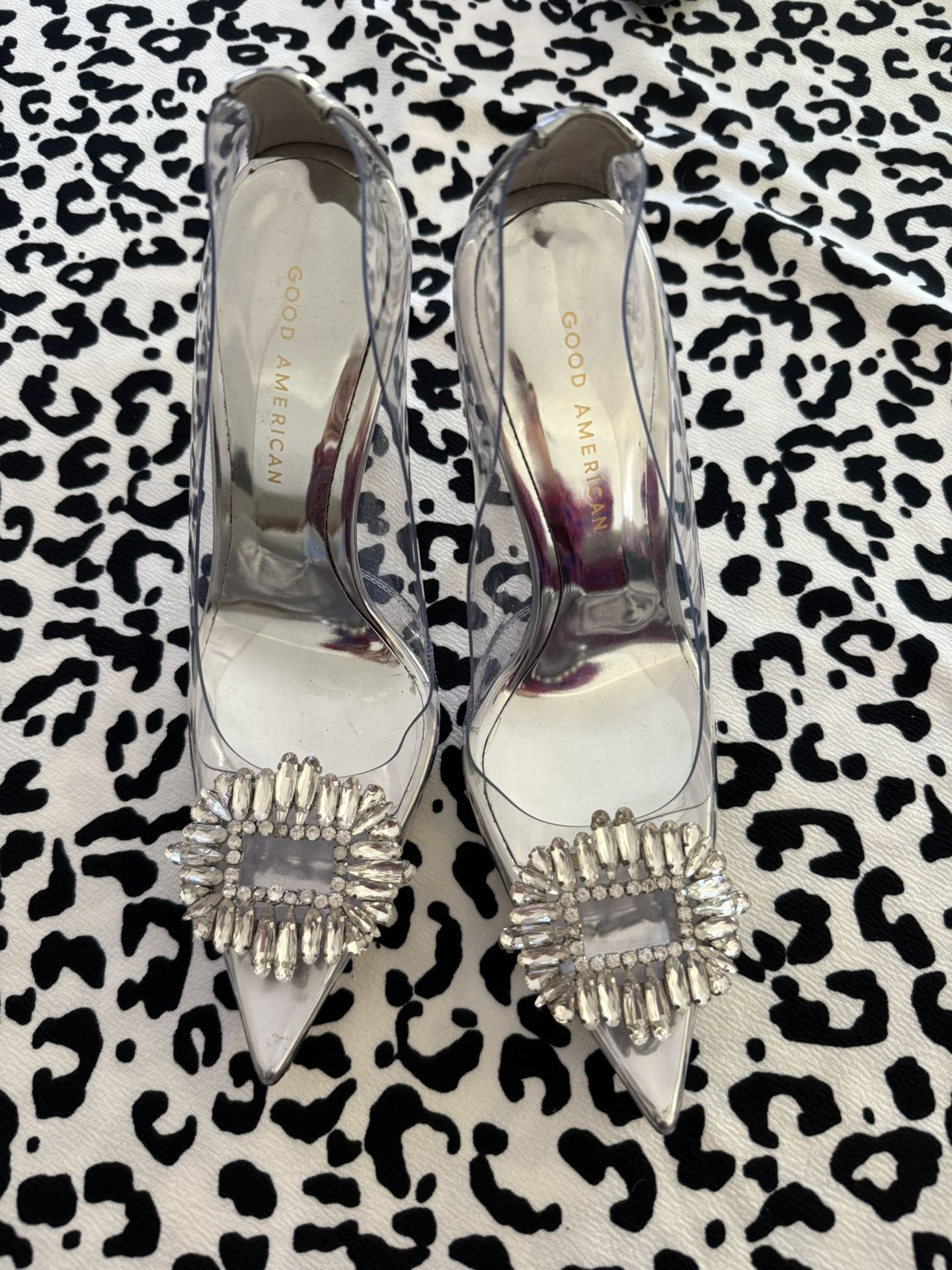 GOOD AMERICAN KHOLE KARDASHIAN CINDERELLA CLEAR PUMP 7