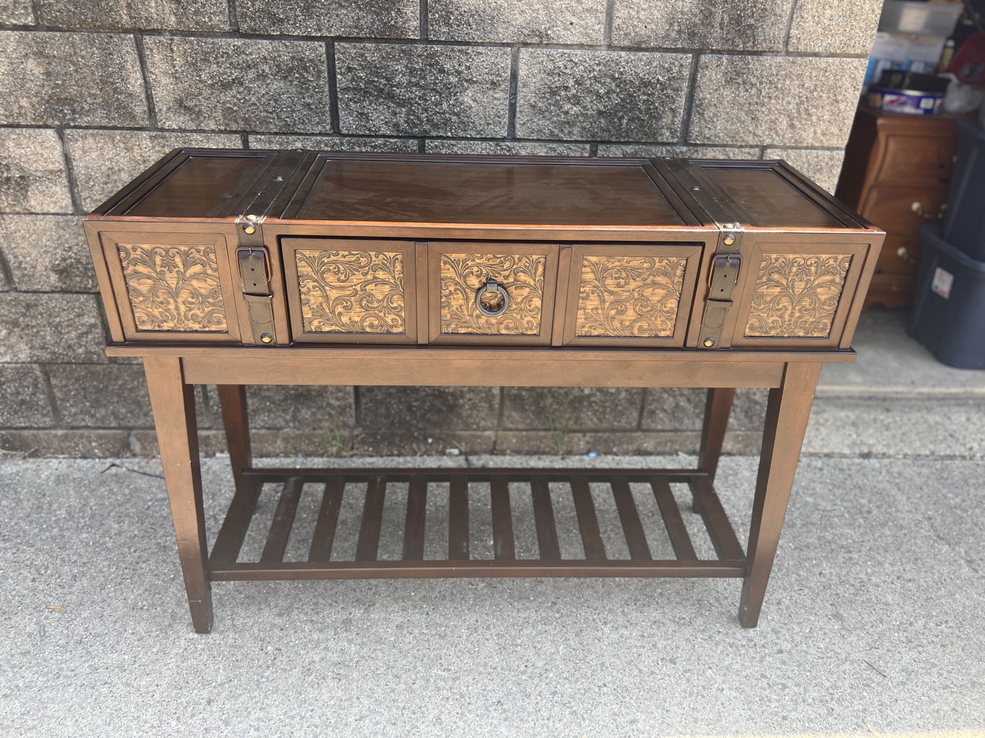 “suitcase” sofa table