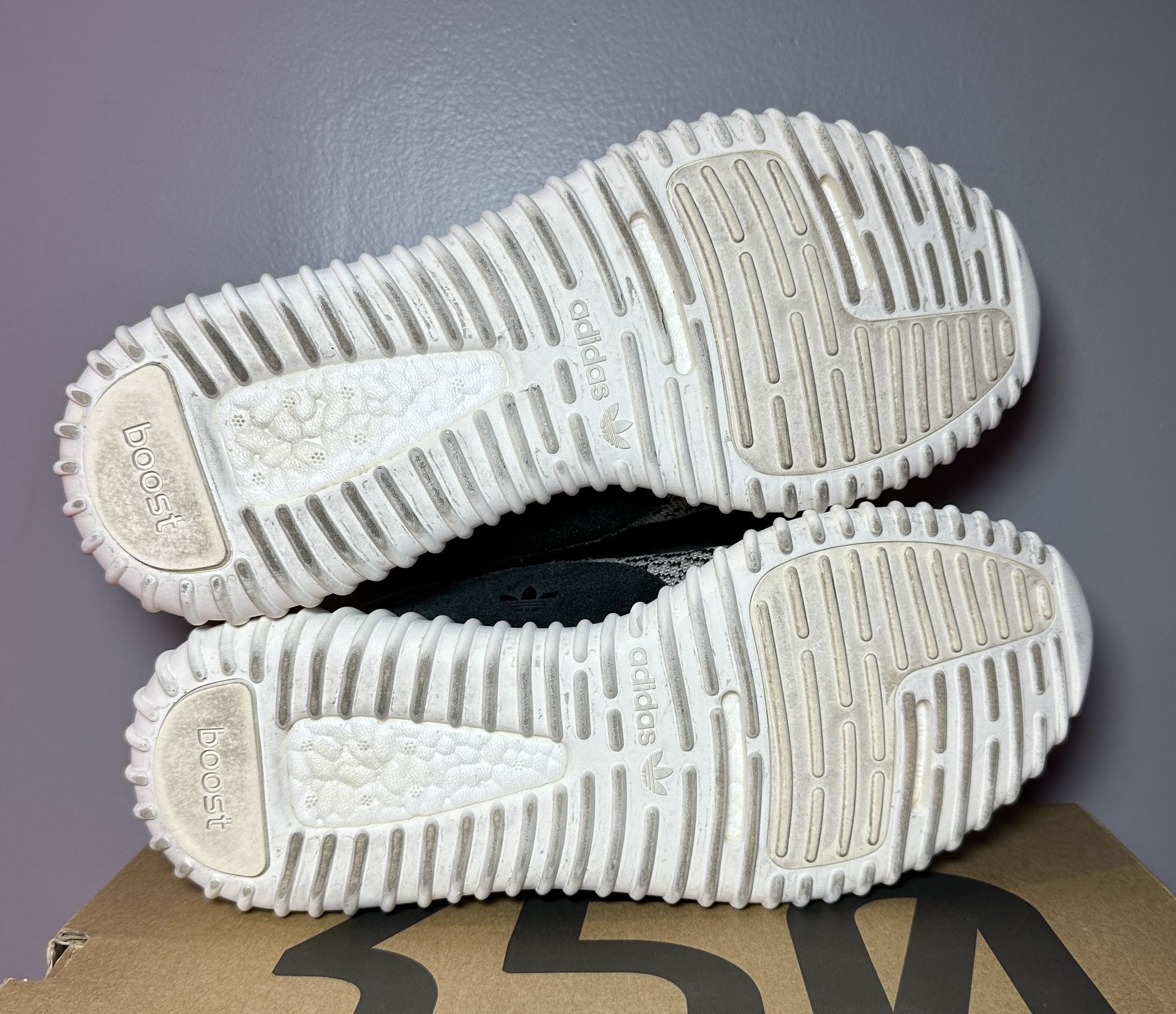 Size 9 adidas Yeezy Boost 350 Low Turtle Dove display picture 3
