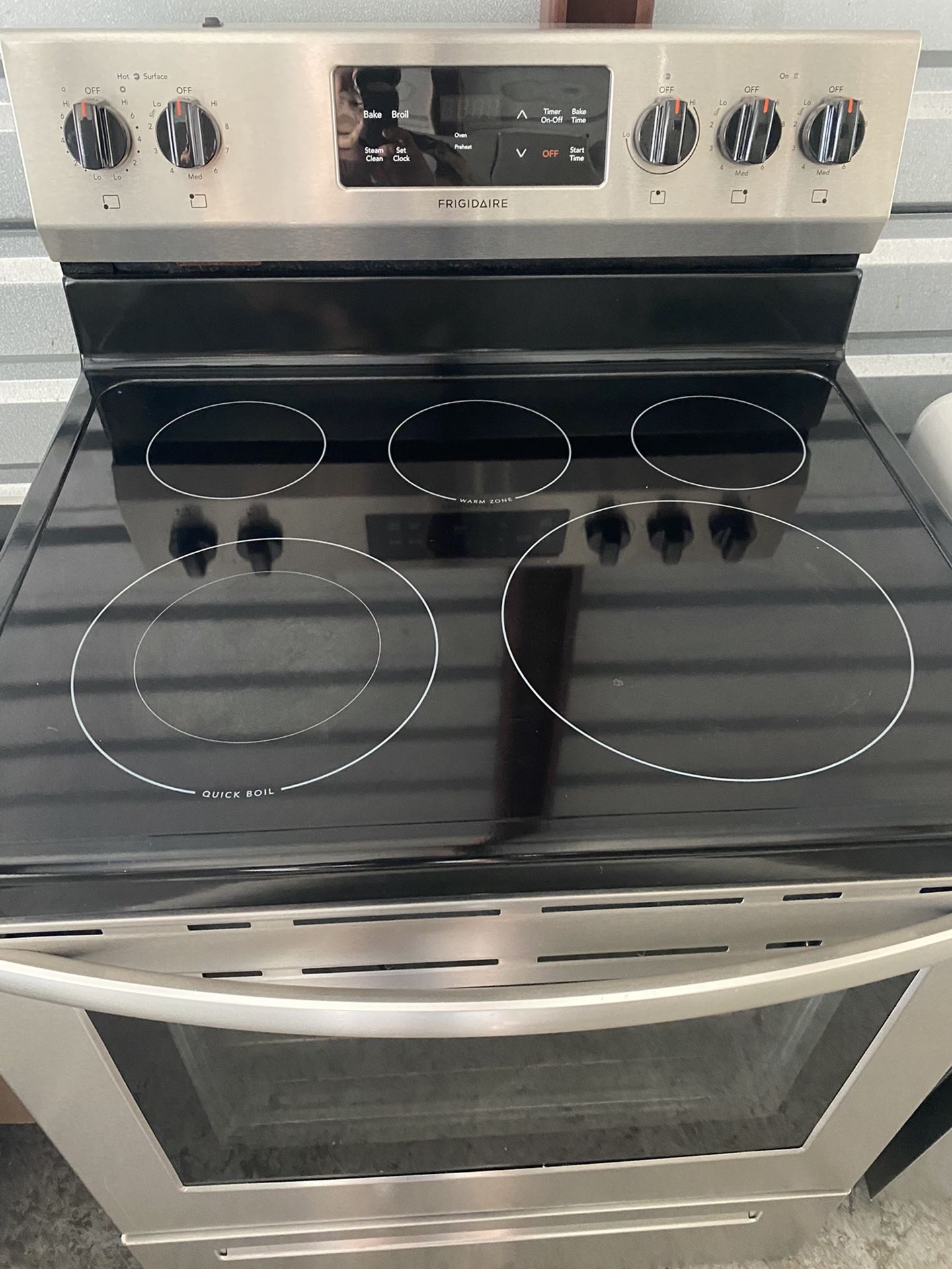Estufa Frigidaire 🤩. 450$. Nueva