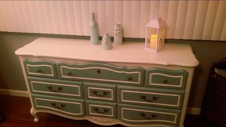 Shabby Chic Vintage Dresser