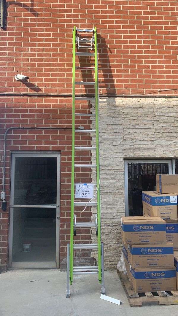 LITTLE GIANT 32 FOOT LADDER BRAND NEW! for Sale in Los Angeles, CA