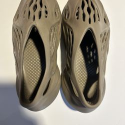 Size 5 Adidas Yeezy Foam Runner Slip-On