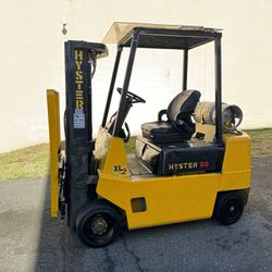 2004 Huster Forklift Three Stage 4000lb Capacity