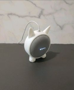 “Google Home Mini Stand – Adorable Cat Holder for Desk”
