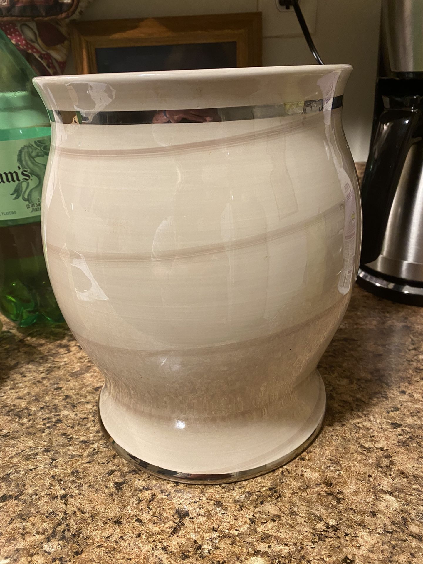 Pretty Ceramic Vase / Garbage Can, Dry Flowers