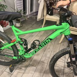 Marin Hawk Hill 2 27.5 Mountain Bike 2018 Gloss Green