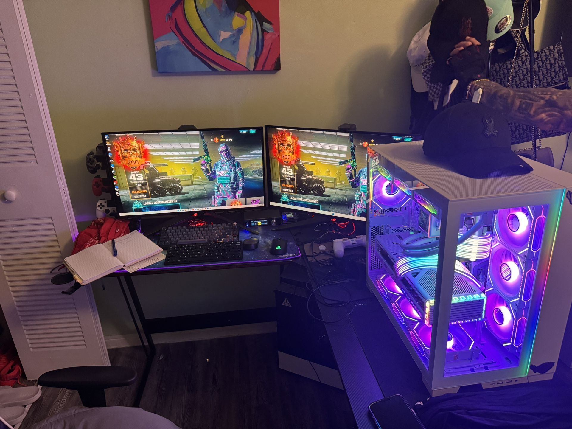 Computer / 2 Monitors