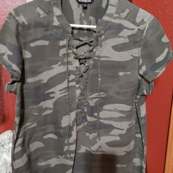 Ladies Tops And Pants 