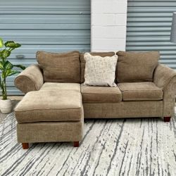 🔥 Clean Sectional Sofa w/ Reversible Chaise – FREE Delivery! No Deposit | Pet & Smoke Free | Like New 🔥