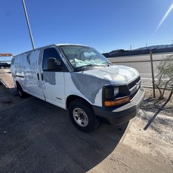 2003  chevy express  3500    6.0  FOR PARTS ONLY!!!!