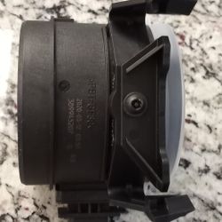 Mercedes-benz Mass Air Flow Sensor  02-15  C , E , G , ML , R  and  S 