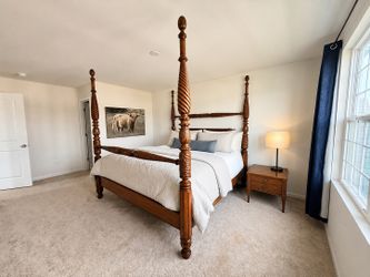 🛏️ Antique-Style Four-Poster Bed + 2 Nightstands — $800