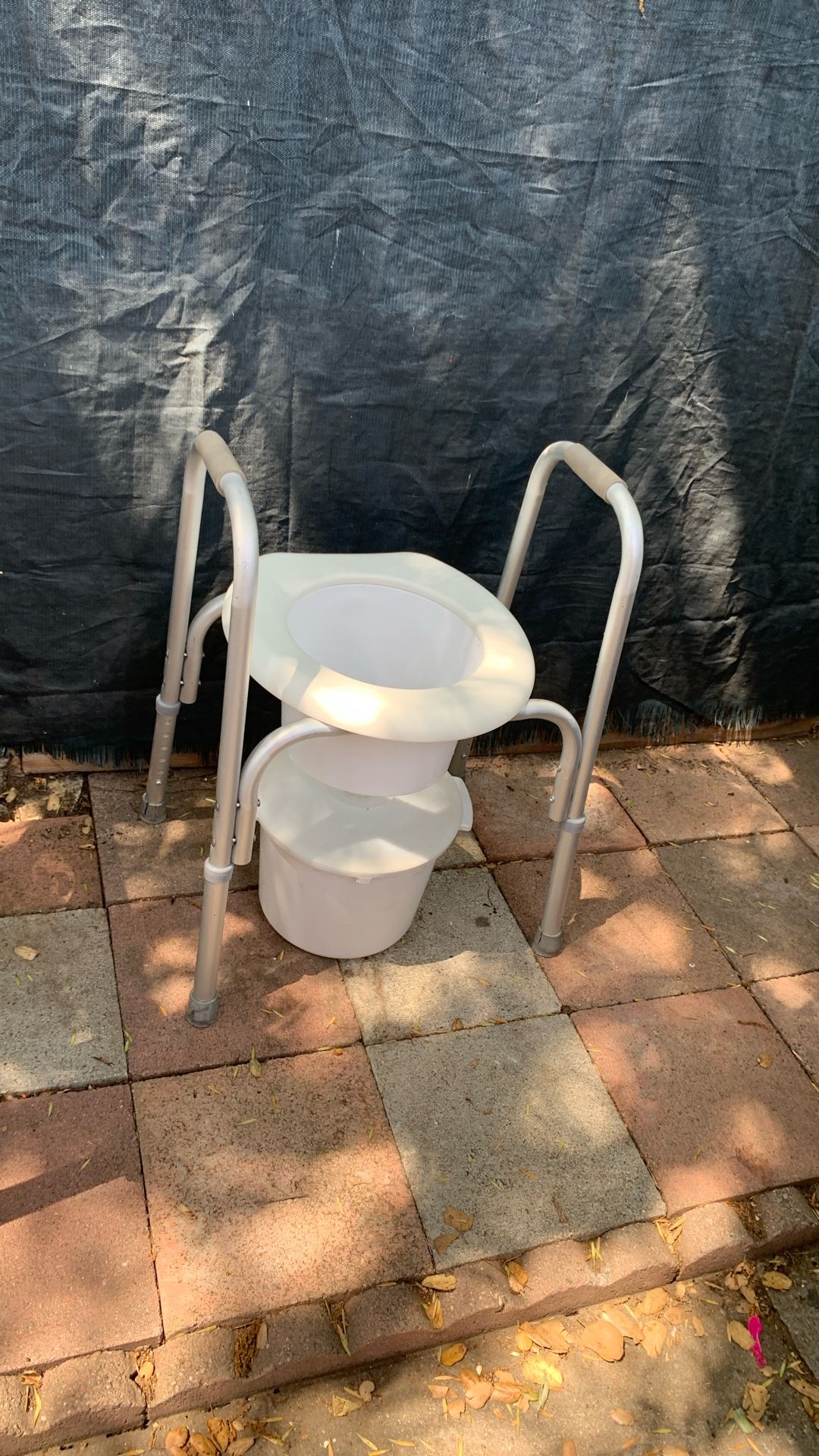 7007-W / Extra-Wide Adjustable Raised Toilet Seat with Safety Frame