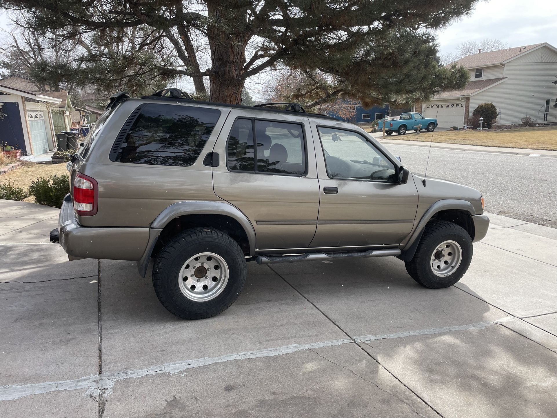 2001 Nissan Pathfinder for Sale in Westminster, CO - OfferUp