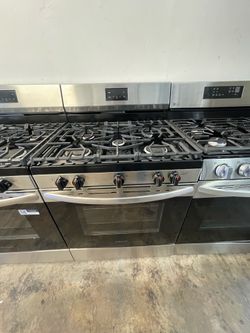 Frigidaire Stove ( 5 burners )