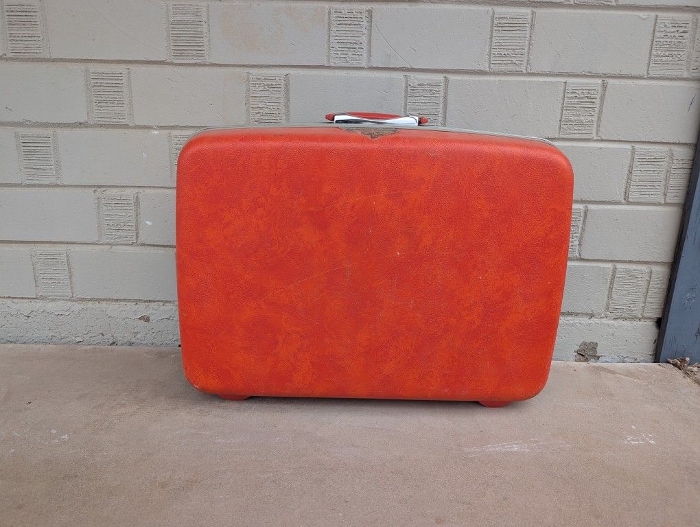 Vintage 70’s Hard-Shell Samsonite Suitcase- Orange