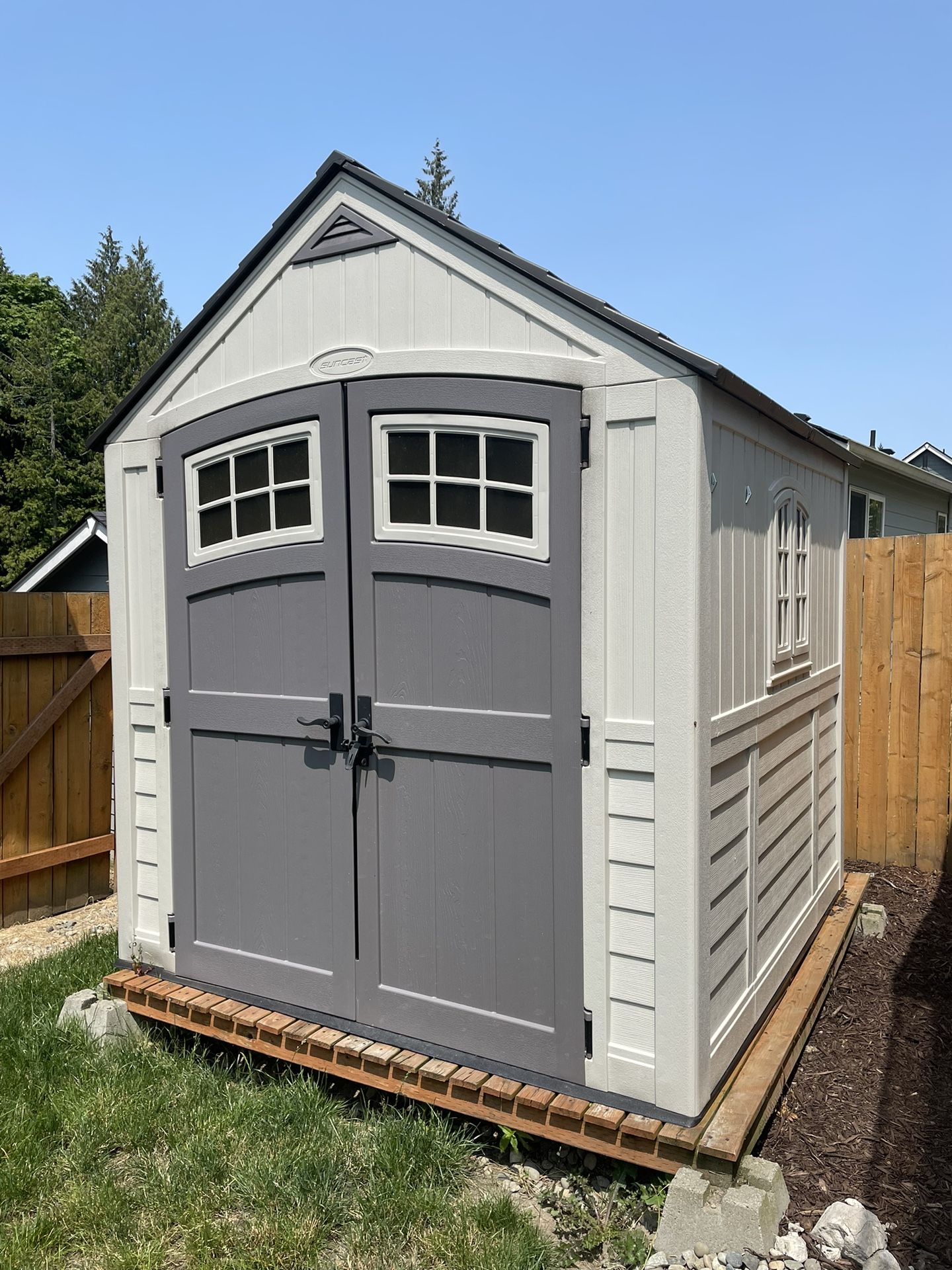 Suncast 7x7 ft. Resin Storage Shed with Floor for Sale in Lake Stevens
