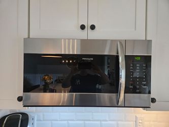 Frigidaire Gallery OTR Microwave