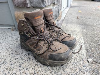 Hi-Tec Bedrock Mid Hiking Boots (Size 9 US, 42 EU)
