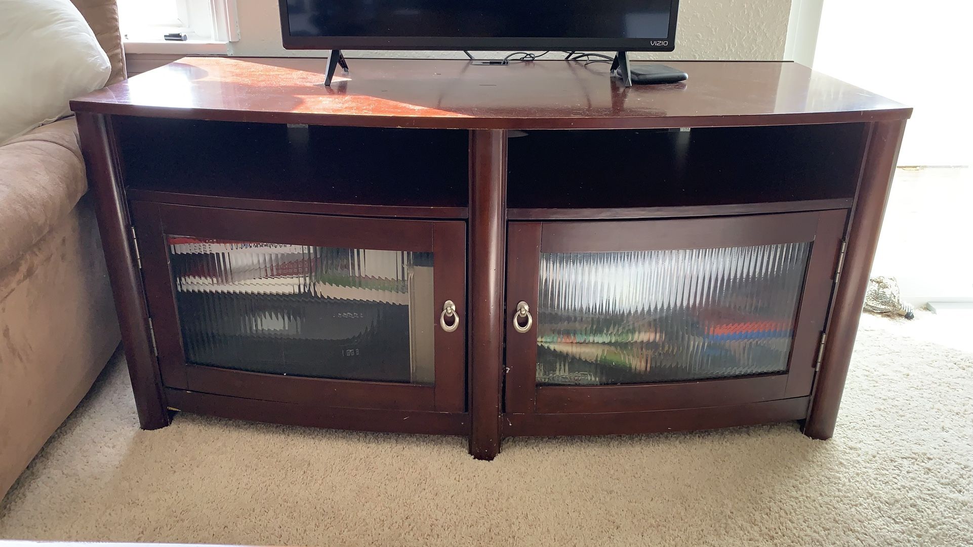 FREE! T V CONSOLE