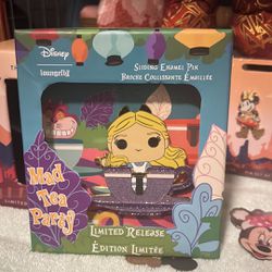 NWT Disney Loungefly Alice In Wonderland Limited Edition Pin