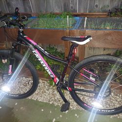 Cannondale Mountain Bike  Small Frame Size With Tire Size 27.5
