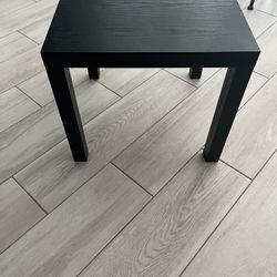 Contemporary Style End Table 