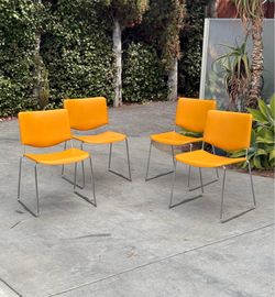 Set of 4 Vintage Mid Century Modern McDowell Craig Stacking Chairs