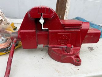 Mac 5 1/2 bench vice