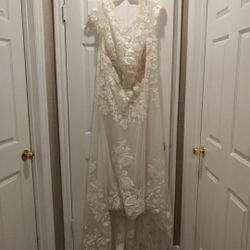 David's Bridal, Size 14 Wedding Dress