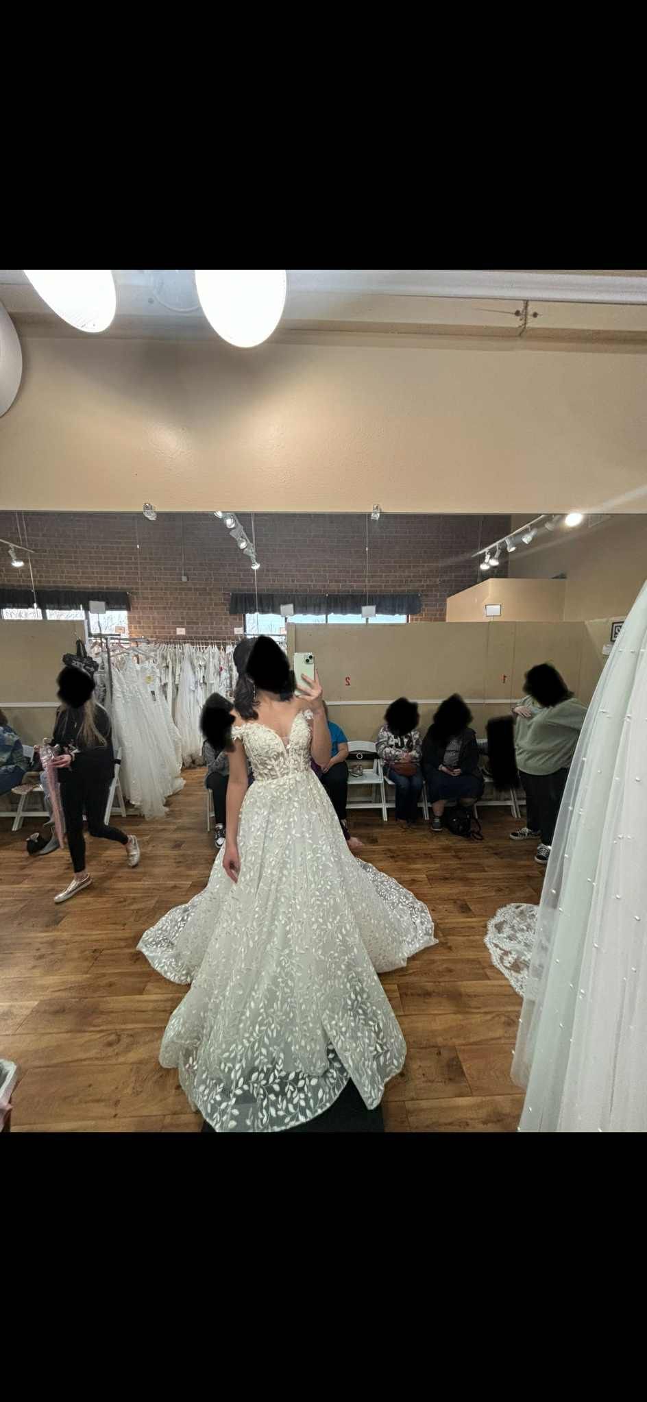 Brand New Wedding Dress !