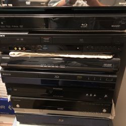 Toshiba HD -30 & Toshiba HD-A1 HD-DVD Players