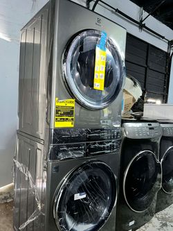 Electrolux - Laundry Tower Single Unit Front Load 4.5 Cu. Ft. Washer & 8 Cu. Ft. Electric Dryer with Perfect Steam - Titanium