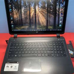 HP…(BEAT SOUND )TOUCHSCREEN 128..SSD...8.0 RAM . READY FOR CLASSES ON LINE OR WORK FROM HOME MADE 