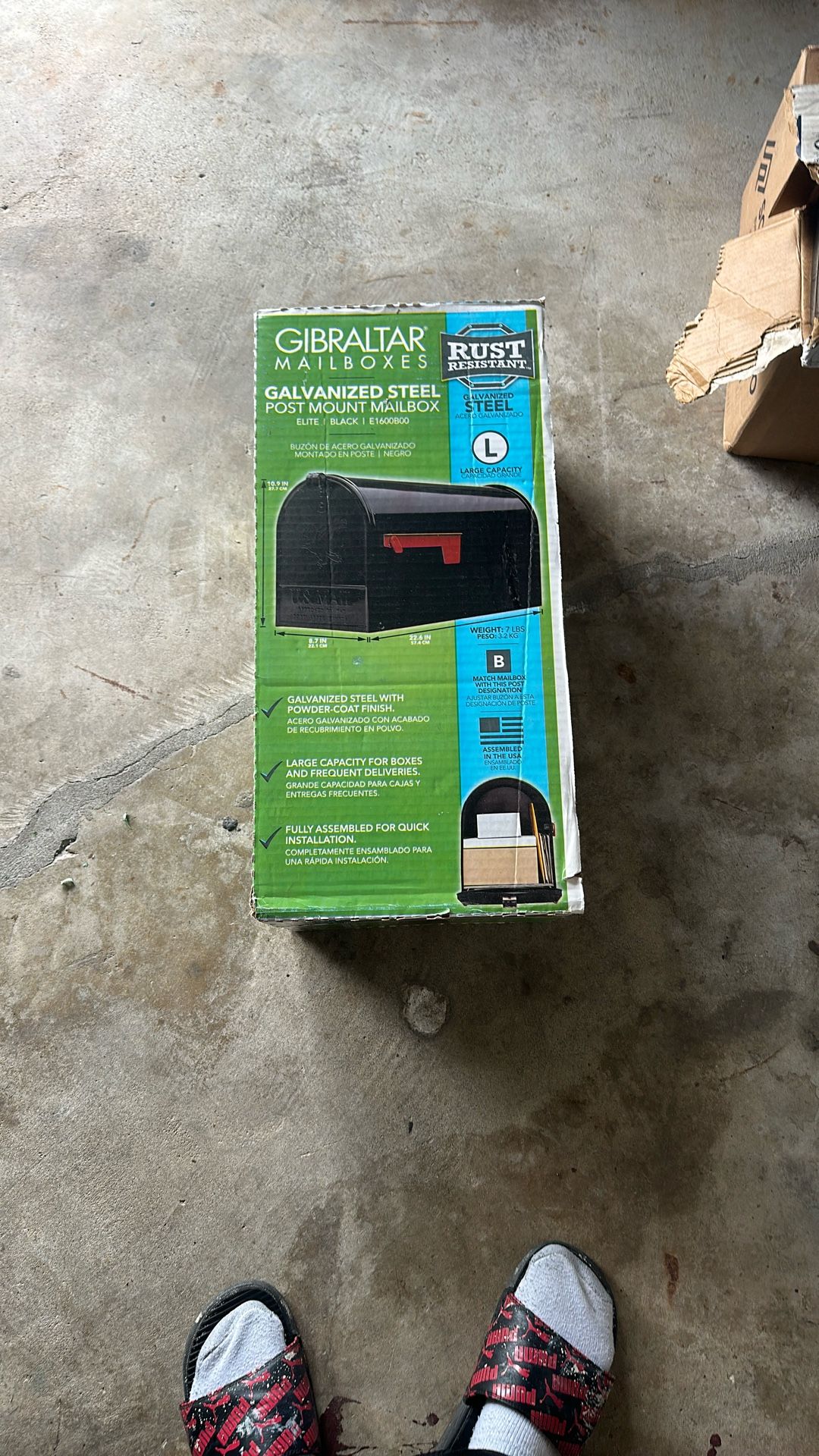 Post mount mailbox