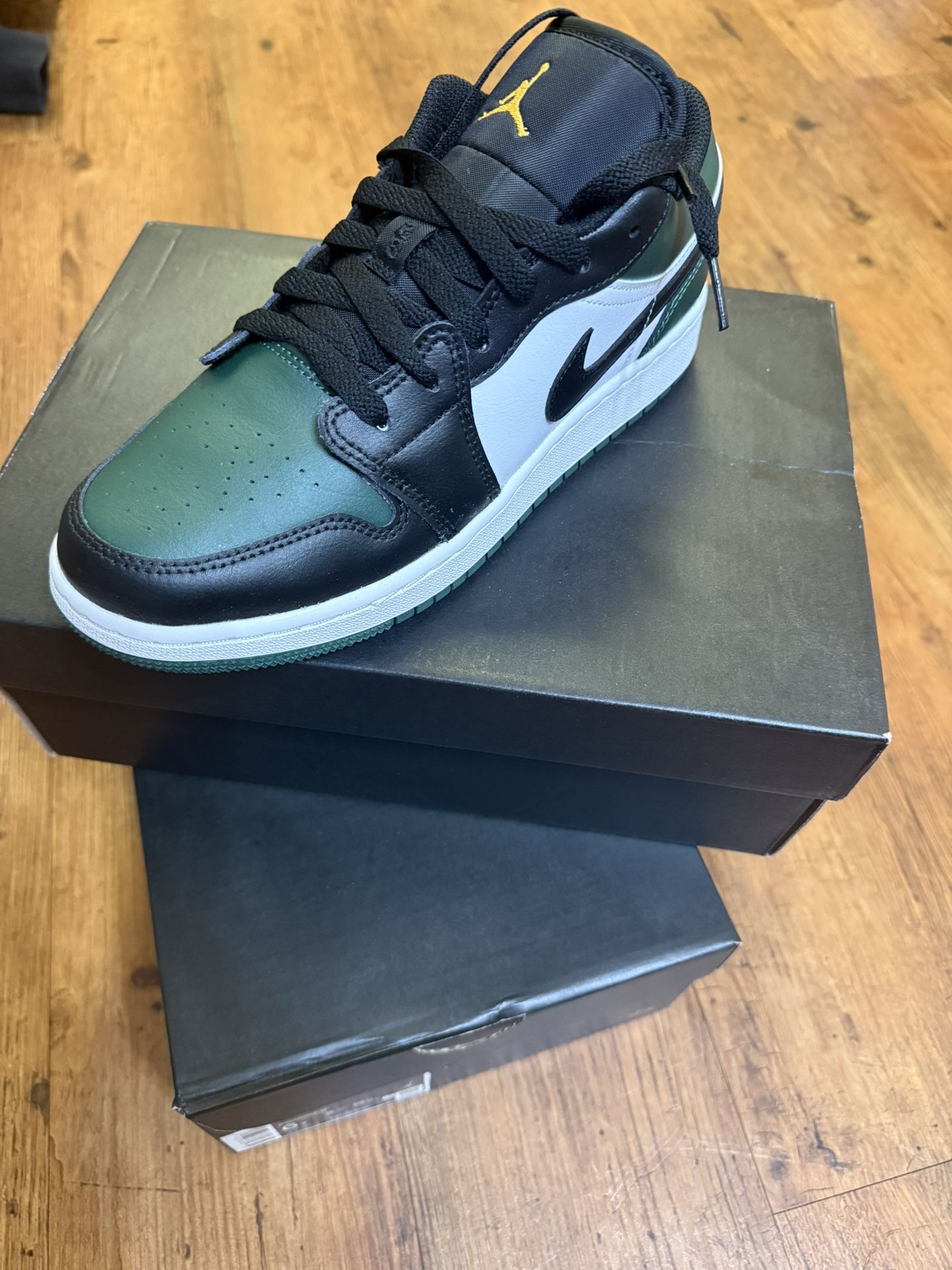 Air Jordan 1 Low Gs Green White Blk 6y Kids New