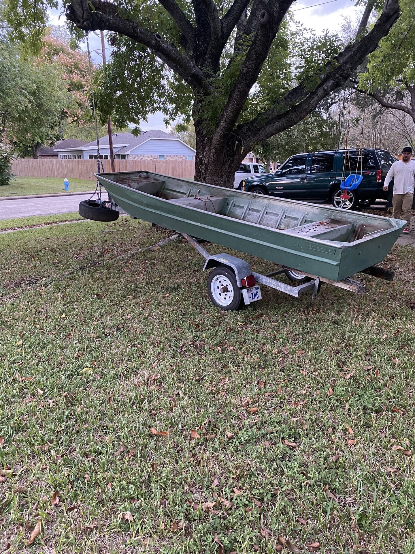 14ft Flatbottom Boat With Trailer for Sale in Sugar Land, TX OfferUp