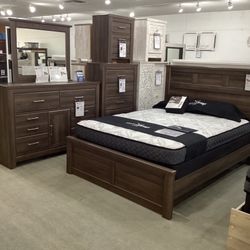 Juararo 4pc Queen Panel Bed Set