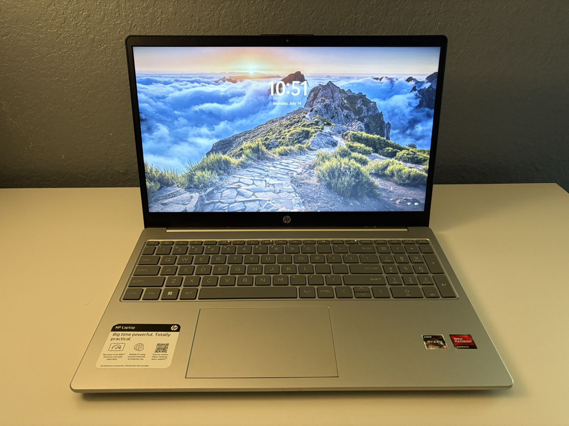 HP - 15.6" Full HD Laptop - AMD Ryzen 5 7520U - 16GB Memory