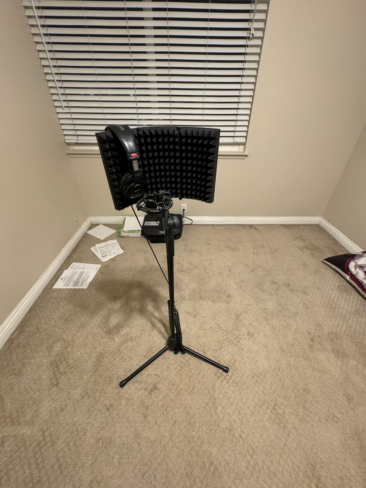 Sony Headphones And Mic Stand