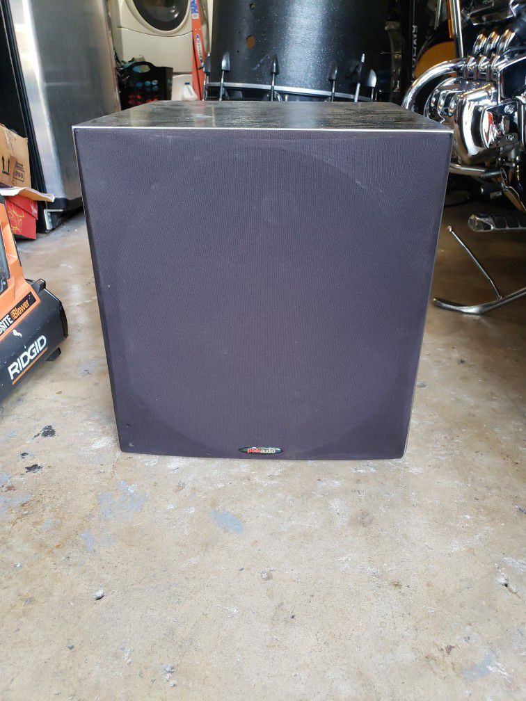 Polk Audio. Powered Sub Woofer. Great Condition  With Power Cord..