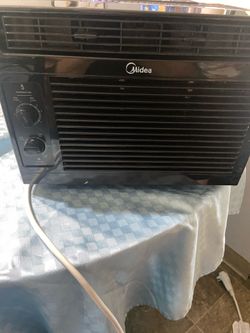 Midea Window air conditioner 5,000 Btu
