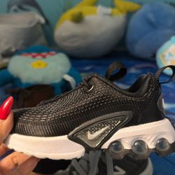 Toddler shoes Size 9C