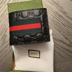 Gucci Leather Wallets for Men for Sale 