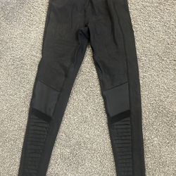 Womens alo workout leggings