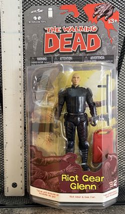 The Walking Dead  Riot Gear Glenn 