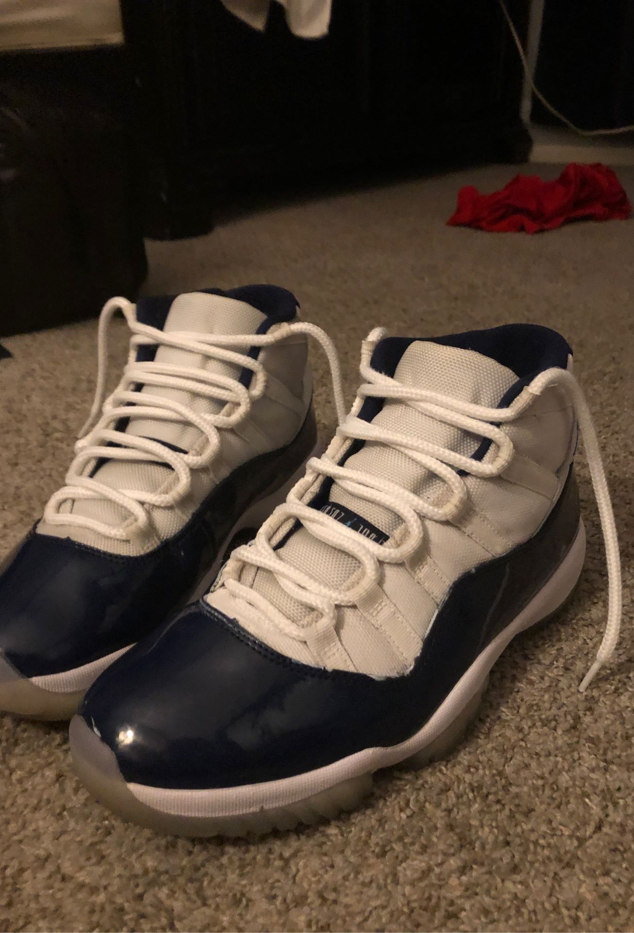 Air Jordan 11 Retro (Size 10)