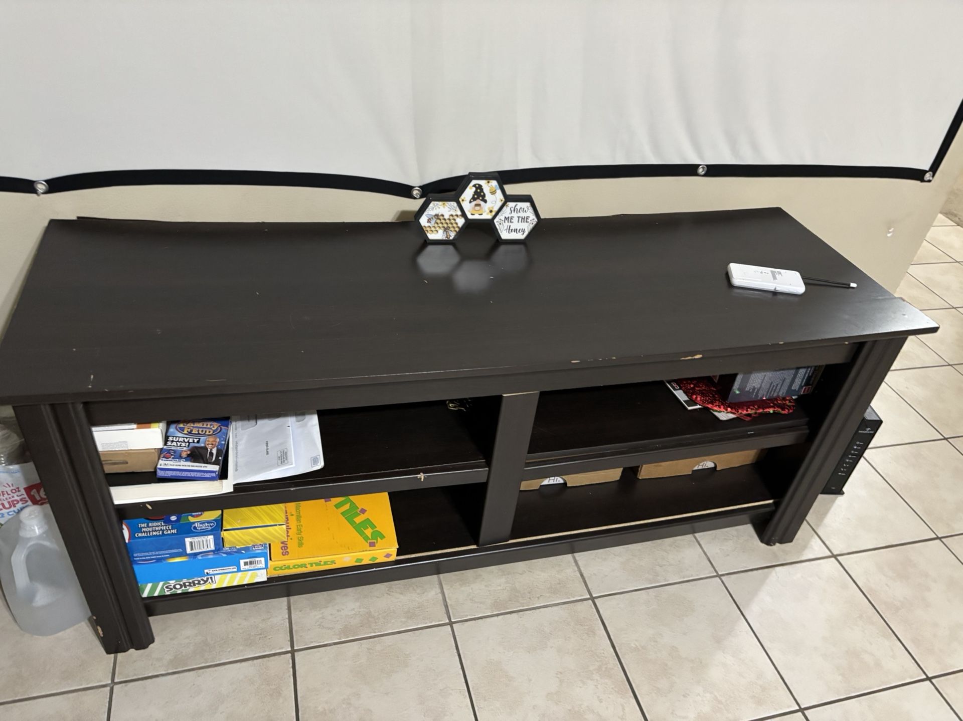 Entertainment Desk