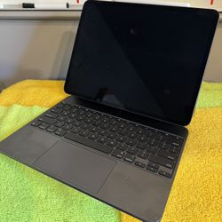 iPad Pro 13 (2024) 1 TB, Wifi + Cellular, Magic Keyboard, Pencil